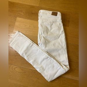 American Eagle white skinny jeans size 0